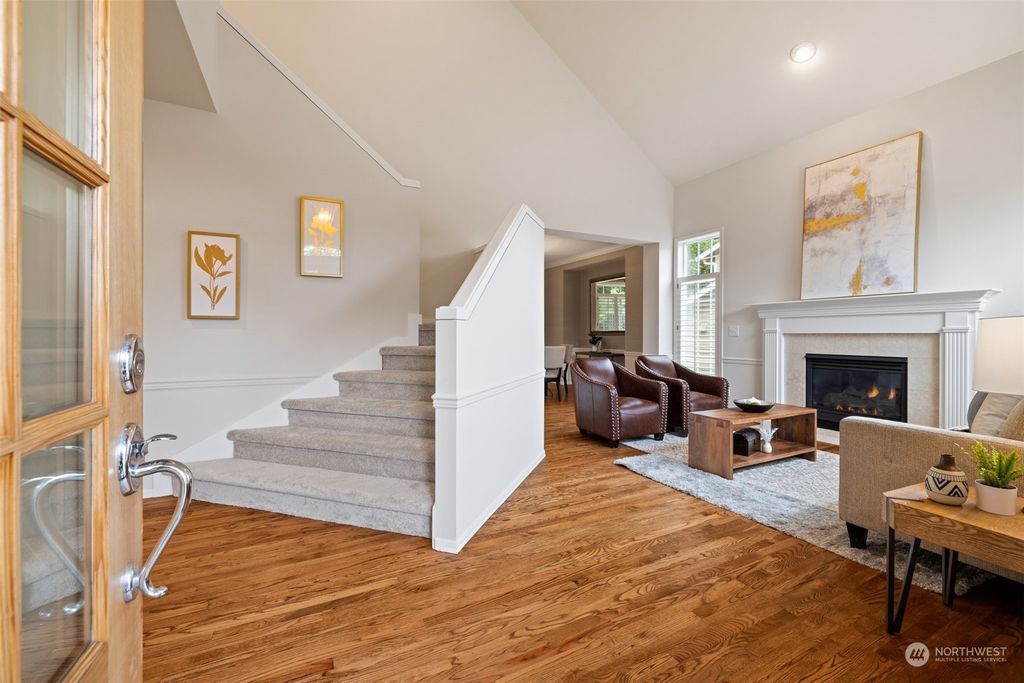 Photo of 695 NW Everwood Drive, Issaquah, WA 98027 (MLS # 2101797)