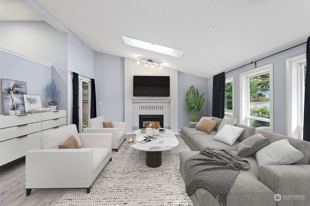 Photo of 5217 SW 326th Street, Federal Way, WA 98023 (MLS # 2310406)