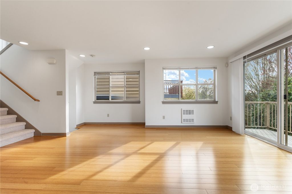 Photo of 927 N 85th ST St #B, Seattle, WA 98103 (MLS # 2373006)