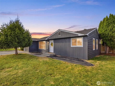Photo of 121 K Street SW, Quincy, WA 98848 (MLS # 2582664)