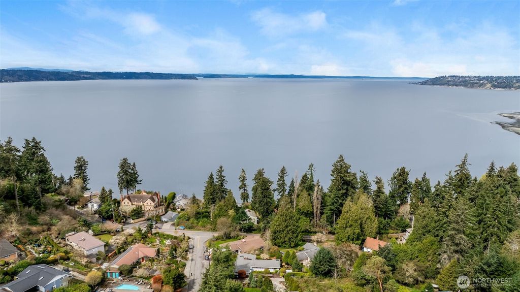 Photo of 16416 29th Place SW, Burien, WA 98166 (MLS # 2345341)