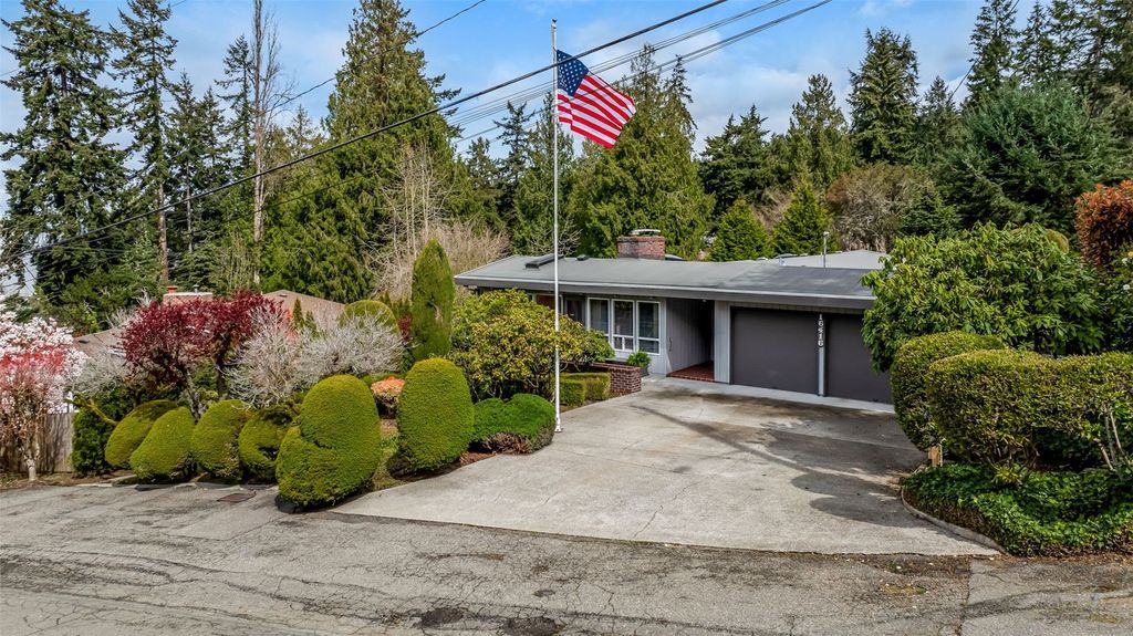Photo of 16416 29th Place SW, Burien, WA 98166 (MLS # 2345341)