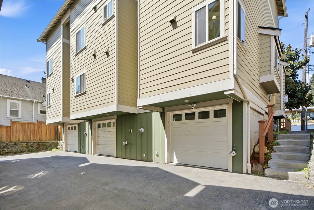 Photo of 12316 33rd Avenue NE #C, Seattle, WA 98125 (MLS # 2583874)