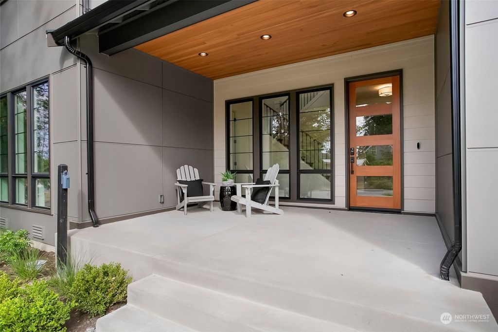 Photo of 3714 136th Place SE, Bellevue, WA 98006 (MLS # 2136981)