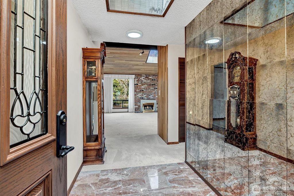 Photo of 11708 NE 67th Place, Kirkland, WA 98033 (MLS # 2331581)