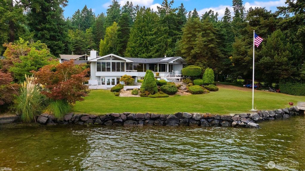 Photo of 4802 E Mercer Way, Mercer Island, WA 98040 (MLS # 2422248)