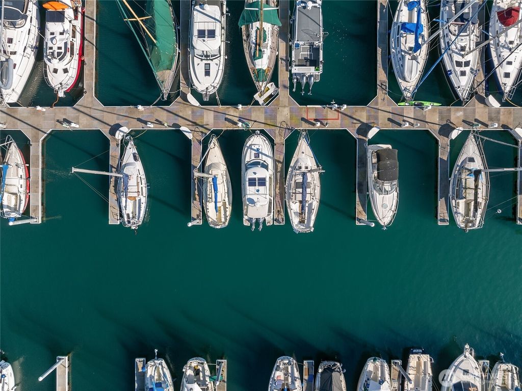 Photo of 141 Parfitt Way SW #C36, Bainbridge Island, WA 98110 (MLS # 2488078)