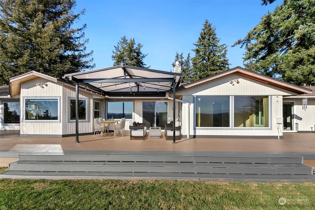 Photo of 11225 SE 327th Street, Auburn, WA 98092 (MLS # 2303416)