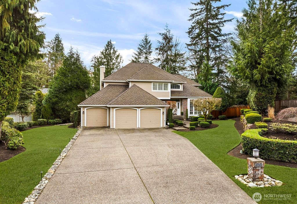 Photo of 16037 SE 127th Place, Renton, WA 98059 (MLS # 2355994)