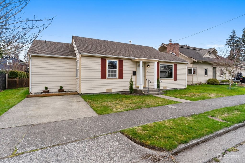 Photo of 618 Alder Street, Edmonds, WA 98020 (MLS # 2045153)