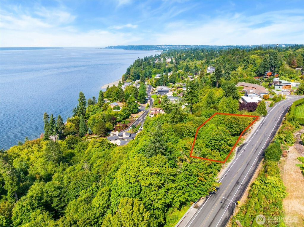 Photo of 274 XX Marine View Drive S, Des Moines, WA 98198 (MLS # 2435695)