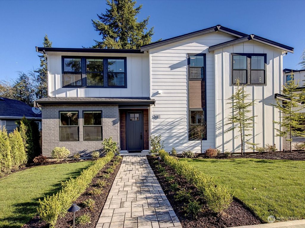 Photo of 518 16th Avenue W, Kirkland, WA 98033 (MLS # 2201328)