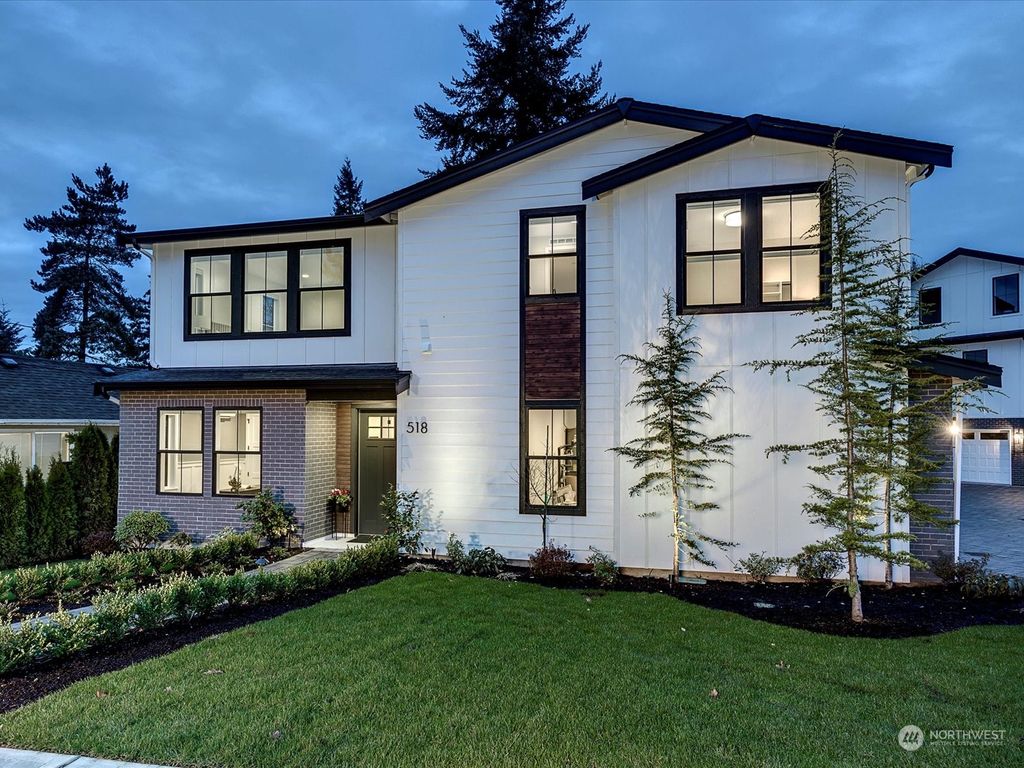 Photo of 518 16th Avenue W, Kirkland, WA 98033 (MLS # 2201328)
