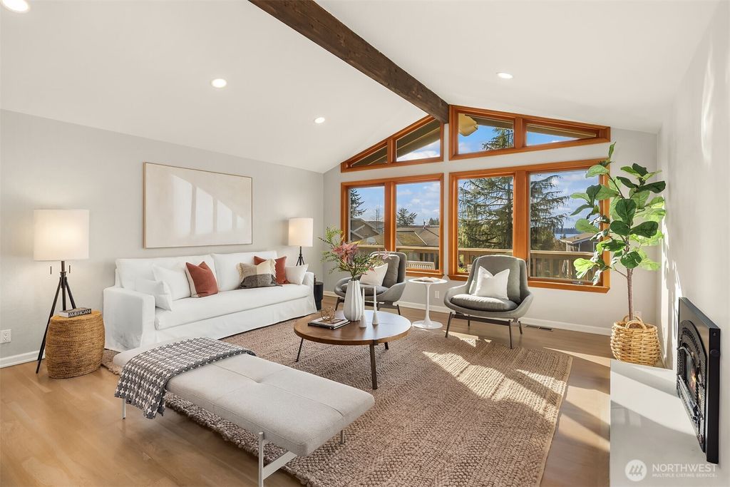 Photo of 6210 105th Avenue NE, Kirkland, WA 98033 (MLS # 2473375)