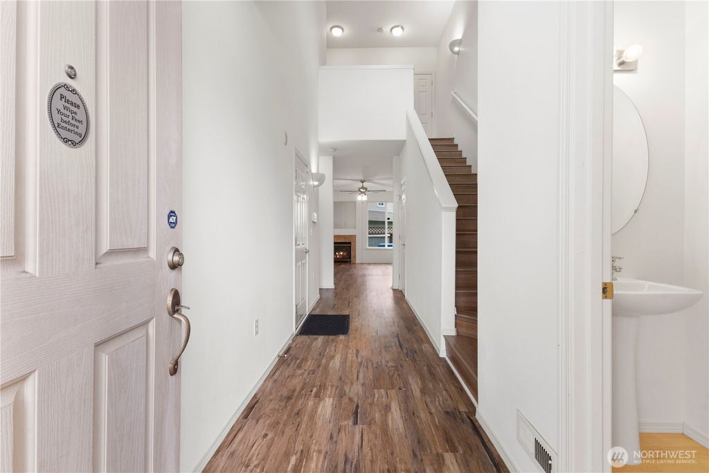 Photo of 3220 SE 12th Street #1039, Renton, WA 98058 (MLS # 2483243)