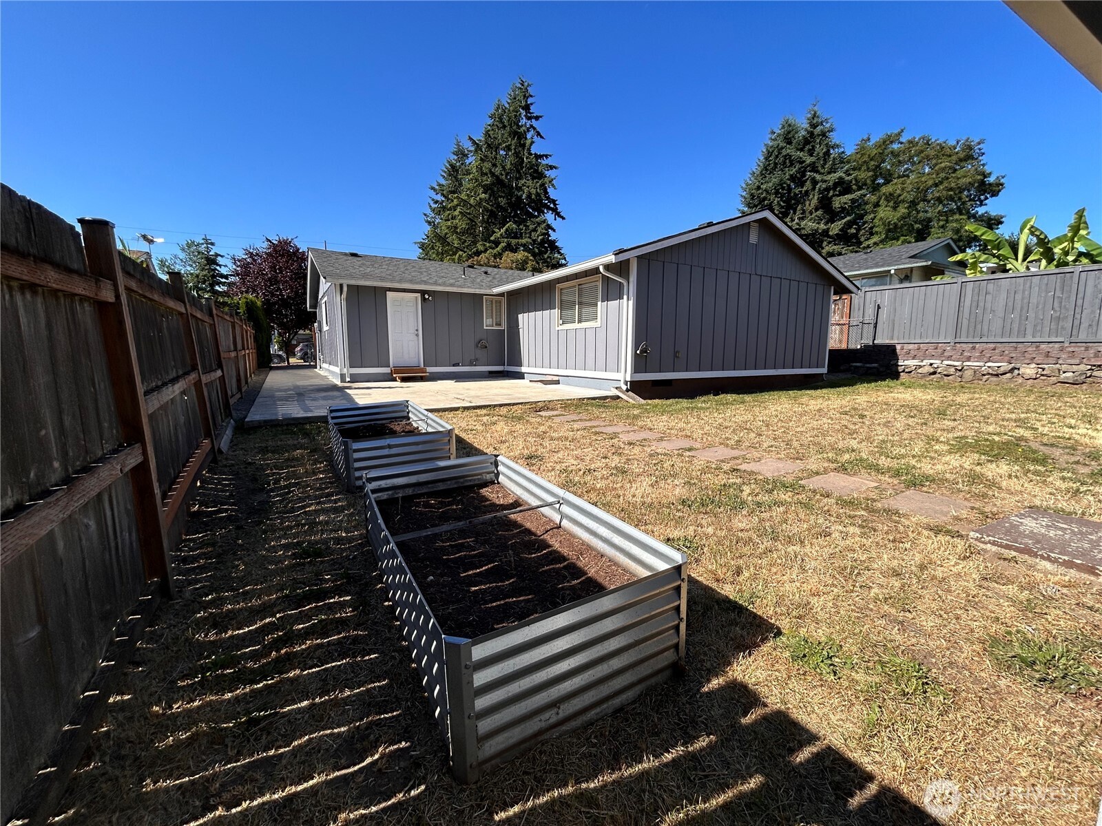 1221 E 63rd Street