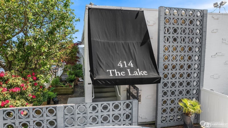 414 Lakeside Avenue S 13