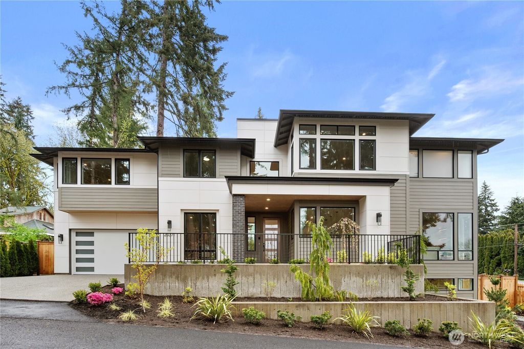 Photo of 20371 80th Avenue NE, Kenmore, WA 98028 (MLS # 2509211)