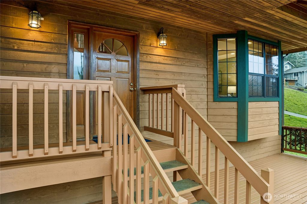 Photo of 20613 SE 136th Street, Issaquah, WA 98027 (MLS # 2493213)