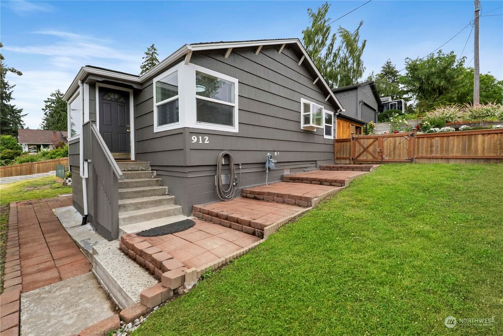 Photo of 912 10th Avenue, Milton, WA 98354 (MLS # 2247220)