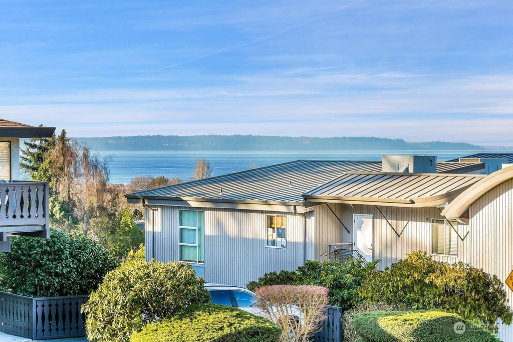Photo of 500 Seamont Lane Ln #202, Edmonds, WA 98020 (MLS # 2325487)
