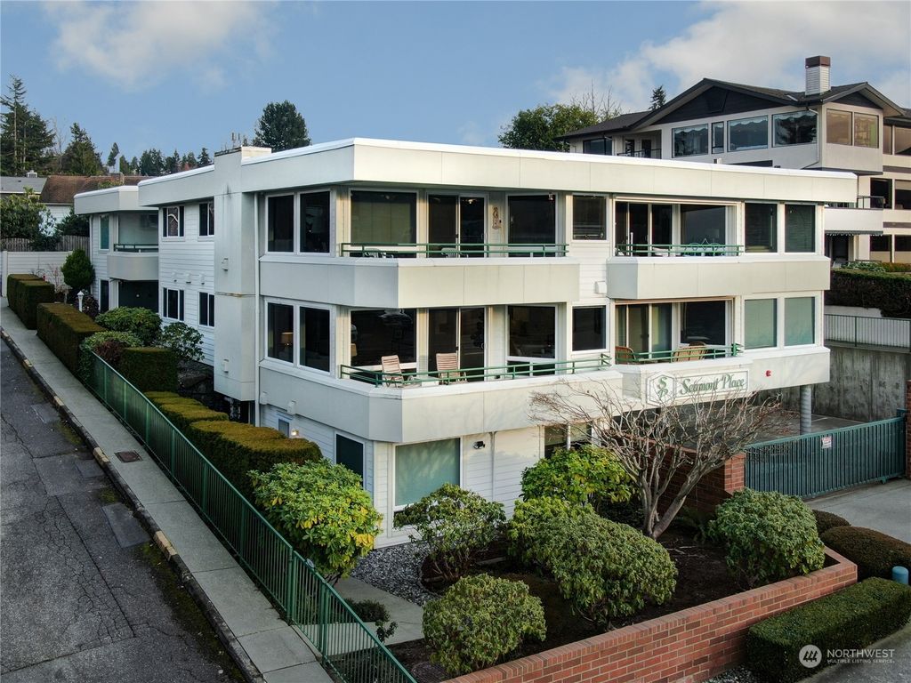 Photo of 500 Seamont Lane Ln #202, Edmonds, WA 98020 (MLS # 2325487)