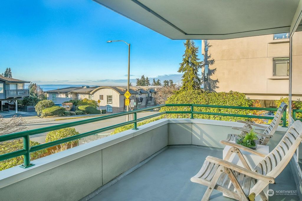 Photo of 500 Seamont Lane Ln #202, Edmonds, WA 98020 (MLS # 2325487)