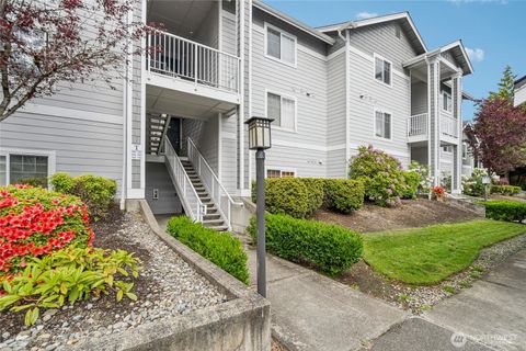 Photo of 15150 140th Way SE #T304, Renton, WA 98058 (MLS # 2379188)