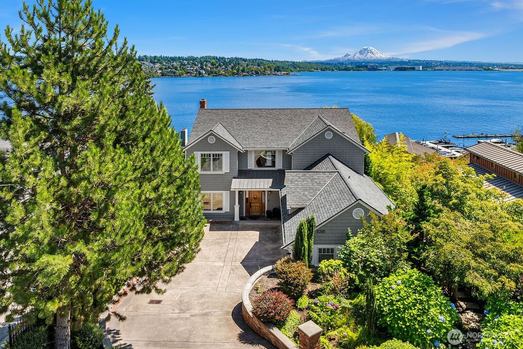 Photo of 8260 Avalon Drive, Mercer Island, WA 98040 (MLS # 2390251)