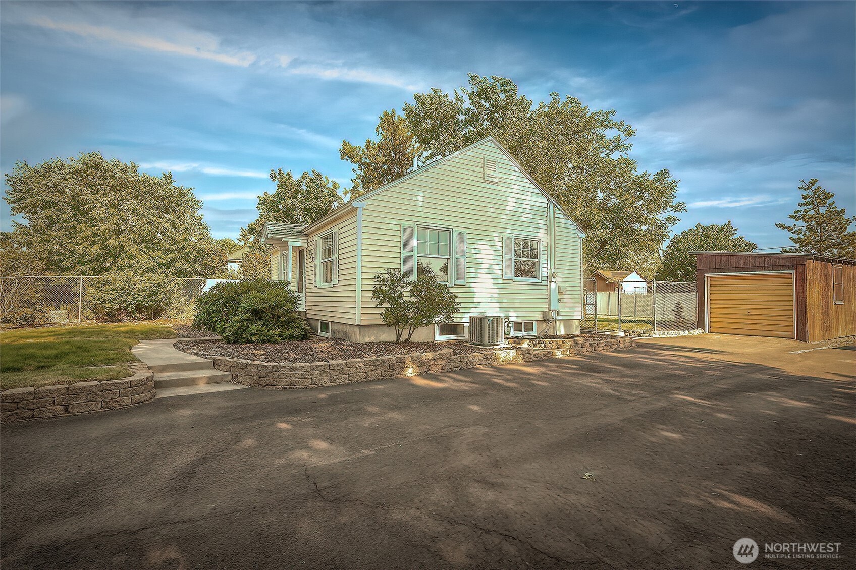 923 Carrie Avenue