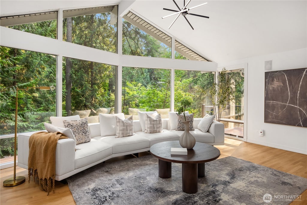 Photo of 3718 130th Avenue NE, Bellevue, WA 98005 (MLS # 2568880)