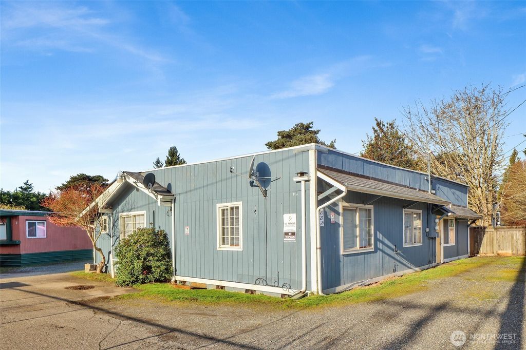 Photo of 2625 Maplewood Avenue, Bellingham, WA 98225 (MLS # 2500339)
