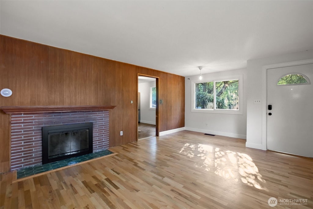 Photo of 18806 4th AVE S, Burien, WA 98148 (MLS # 2554425)