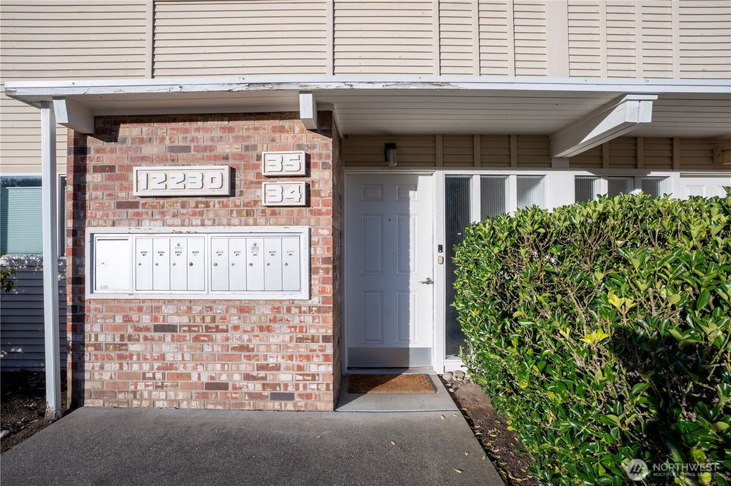 Photo of 12230 SE 60th Street #34, Bellevue, WA 98006 (MLS # 2473377)