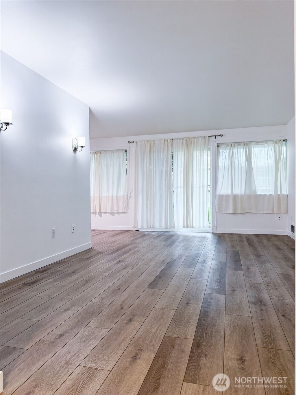 Photo of 12230 SE 60th Street #34, Bellevue, WA 98006 (MLS # 2473377)