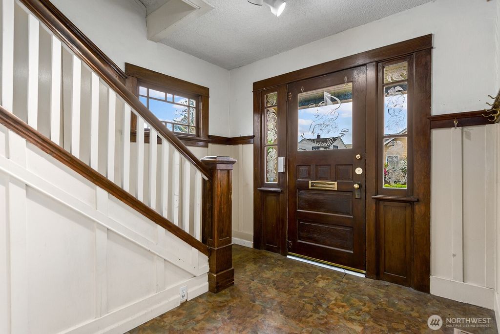 Photo of 311 4th Street NE, Auburn, WA 98002 (MLS # 2524423)