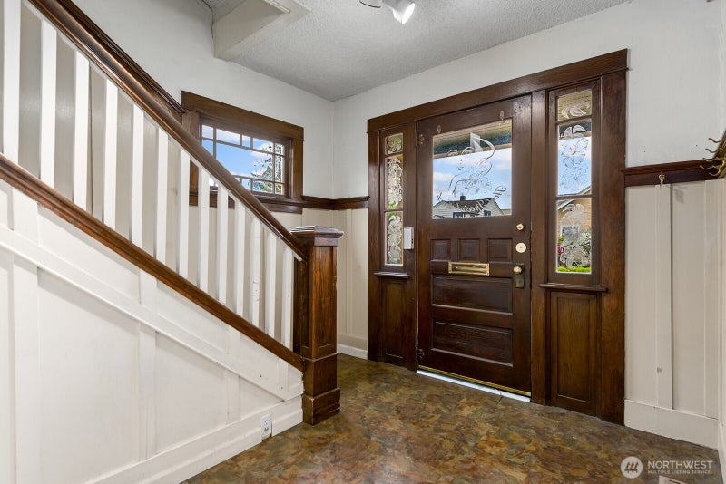 311 4th Street NE