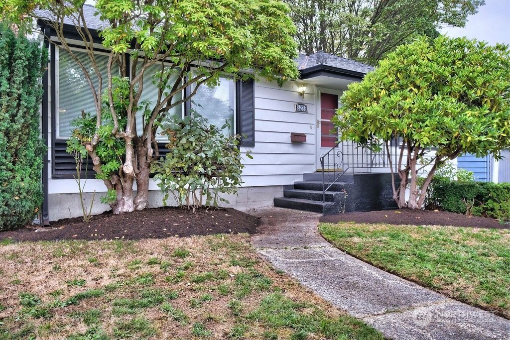 Photo of 8239 40th Avenue NE, Seattle, WA 98115 (MLS # 2292140)