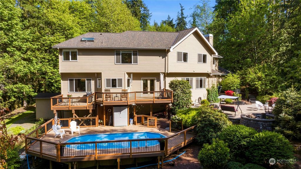Photo of 20705 SE 3rd Way, Sammamish, WA 98074 (MLS # 2045091)