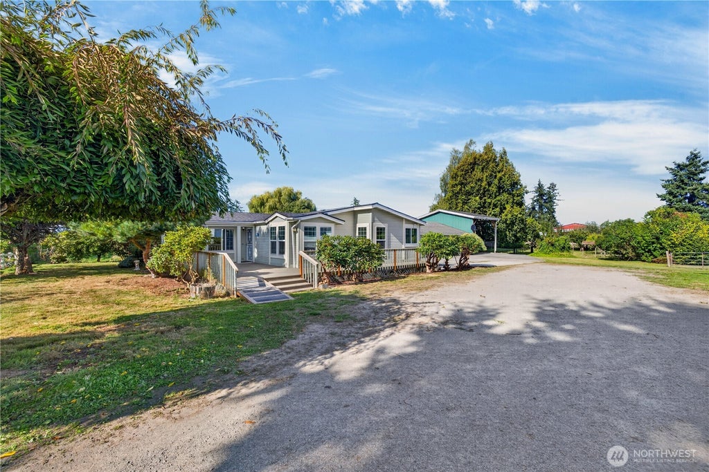Photo of 15086 Family Court, Mount Vernon, WA 98273 (MLS # 2579636)