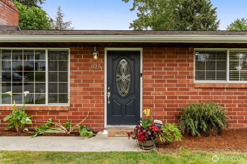 Photo of 625 SW 127th Street, Seattle, WA 98146 (MLS # 2514705)