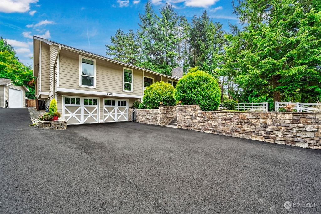 Photo of 6602 134th Avenue NE, Kirkland, WA 98033 (MLS # 2213296)