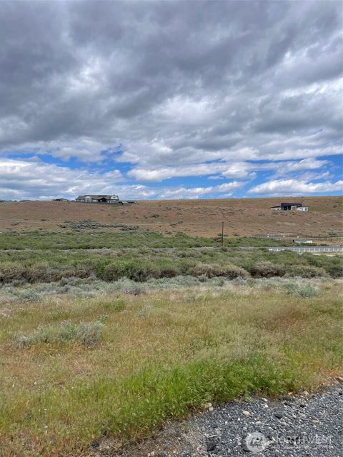 Photo of 5355 NE McConihe Rd Rd, Moses Lake, WA 98837 (MLS # 2511425)