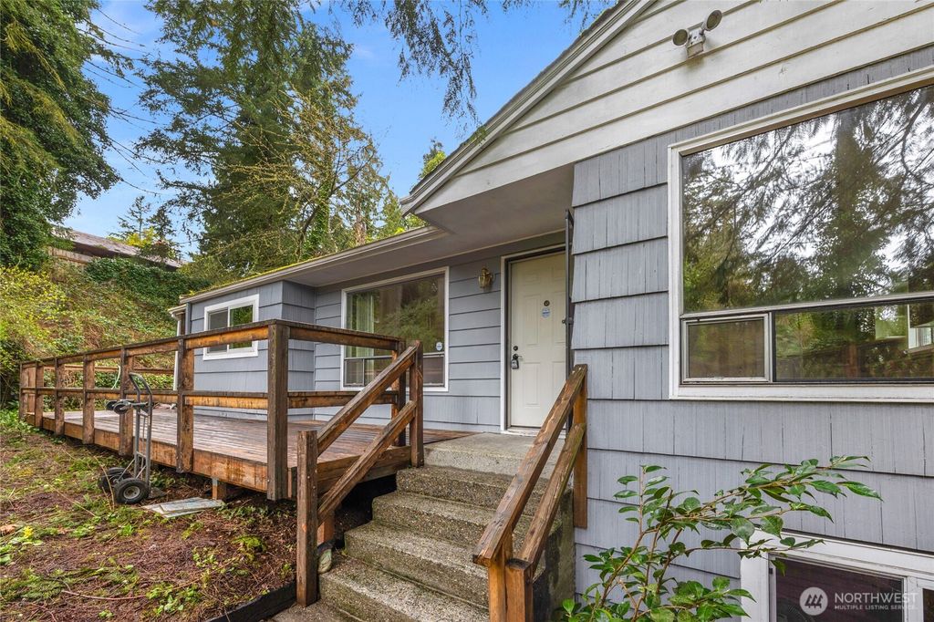 Photo of 13909 4th Avenue NE, Seattle, WA 98125 (MLS # 2414186)