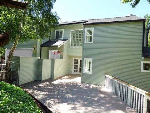 8523 25th Avenue NE Seattle WA 98115