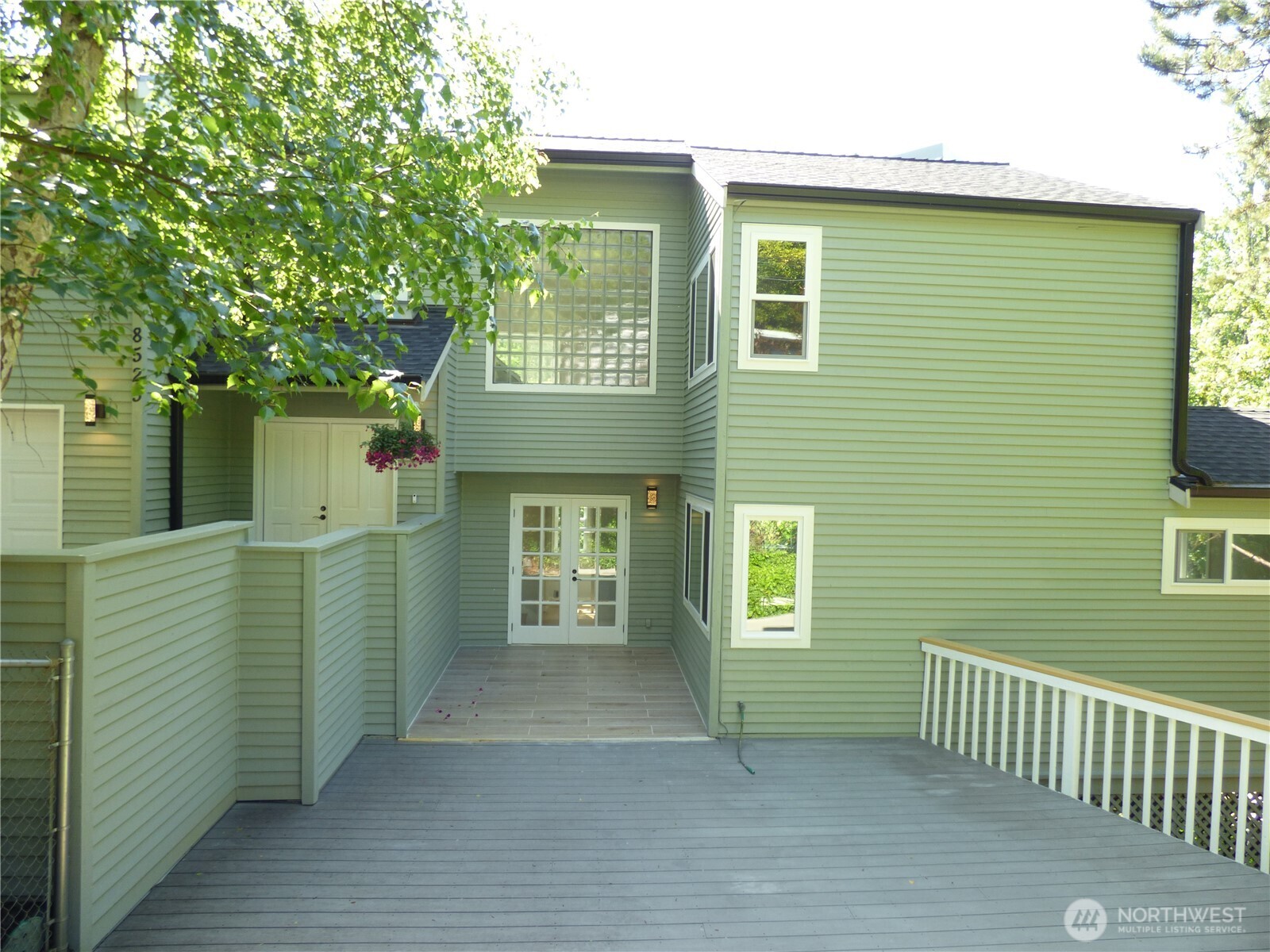8523 25th Avenue NE