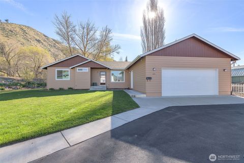 Photo of 224 Vine Street, Cashmere, WA 98815 (MLS # 2506369)