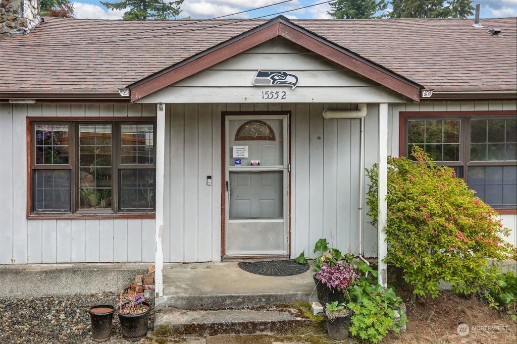 Photo of 15552 25th Avenue NE, Shoreline, WA 98155 (MLS # 2127775)