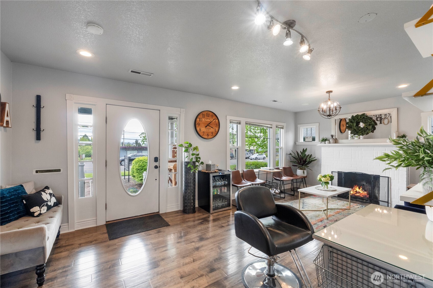 852 S Market Boulevard