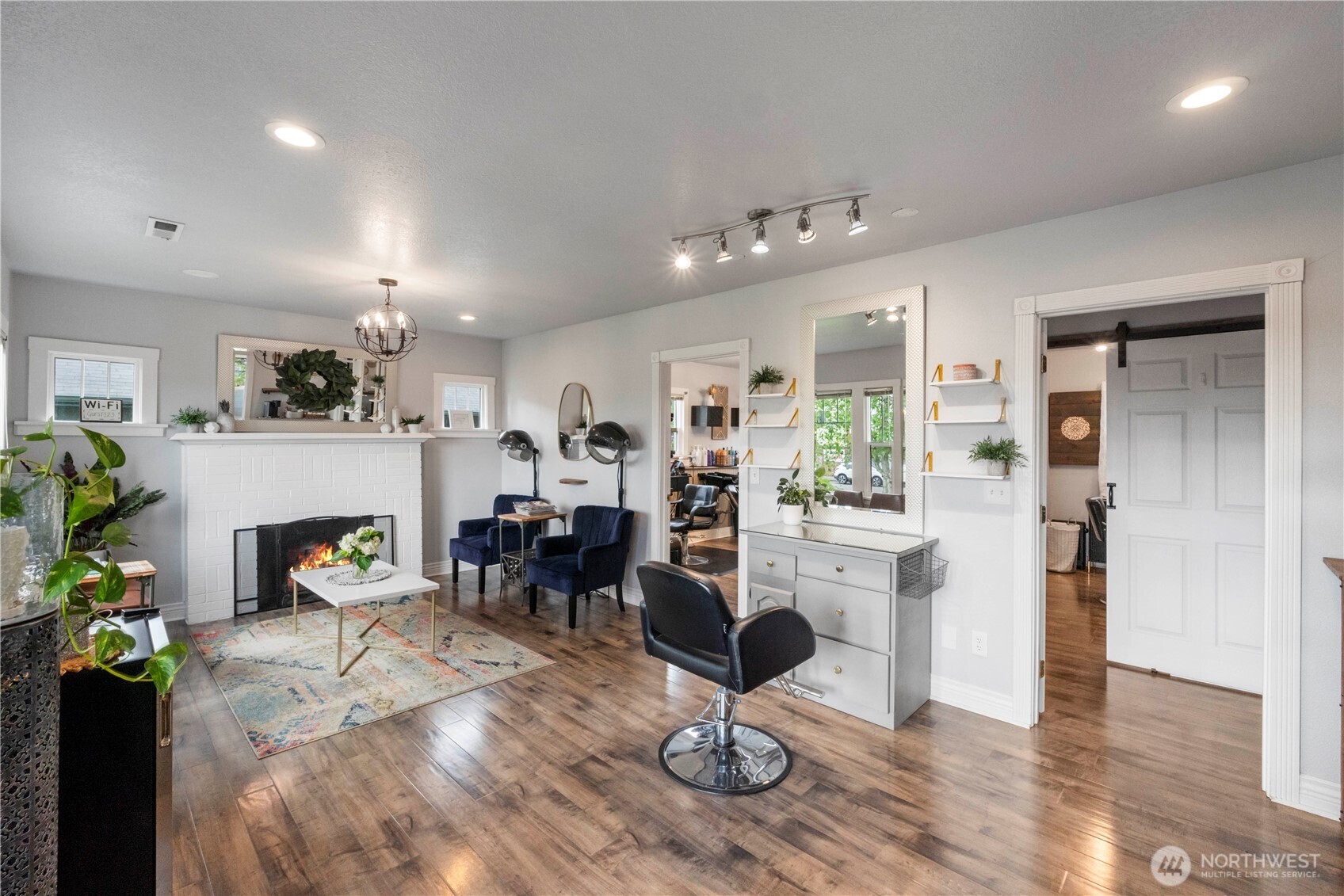 852 S Market Boulevard